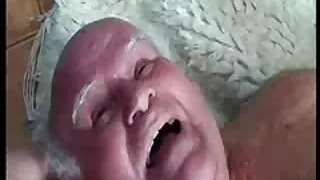 ஆனால் அவர் தனது ரூம்மேட் இந்திய தூக்க அம்மா செக்ஸ் fucks.