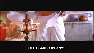 தோட்டக்காரர் ஹோஸ்டஸை இருட்டடிப்பு செய்து, செக்ஸ் தேசி அம்மா உடலுறவுக்கு ஒரு மார்பளவு லத்தீன் பரப்பினார்.